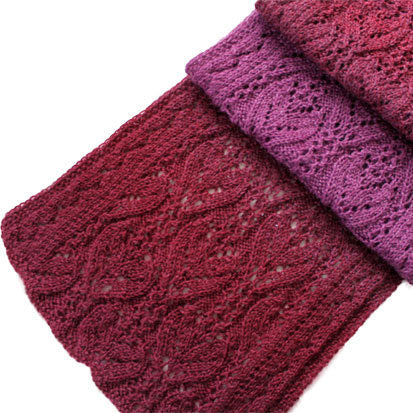 Holy Orchid scarf in Jojoland Melody yarn